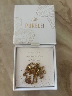 Gold Link Necklace - Women's Fashion Jewelry